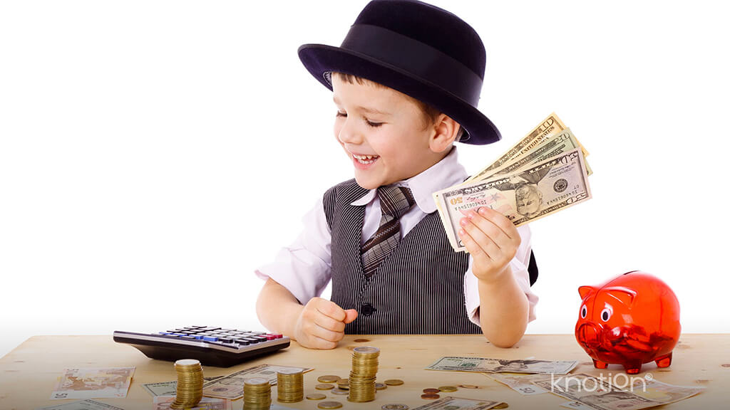 Un niño administrando sus finanzas